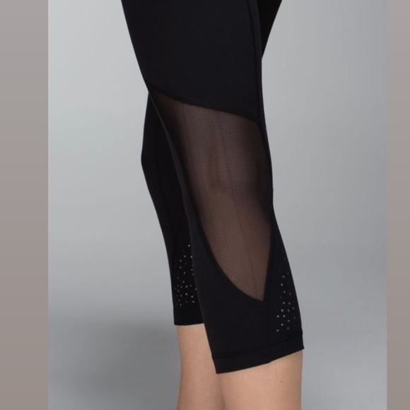 Lululemon Black Wunder Under Crop II Leggings Laser-Cut Mesh Special Edition - Picture 15 of 16